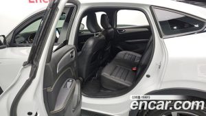 Renault-KoreaSamsung Arkana 1.6 E-TECH Iconic Design Charger 2025 года из Южной Кореи