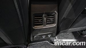 Renault-KoreaSamsung Arkana 1.6 E-TECH Iconic Design Charger 2025 года из Южной Кореи