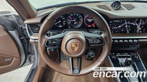 Porsche 911 CARRERA 4 GTS Cabriolet 2022 года из Южной Кореи