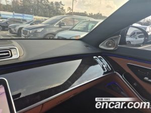 Mercedes-Benz S-Class S500L 4MATIC 2023 года из Южной Кореи