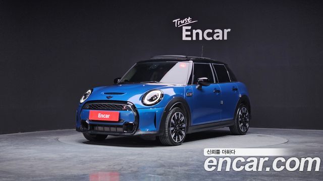 Mini Cooper 5Door CLASSIC 2023 года из Кореи