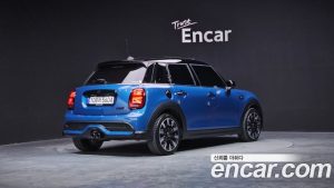 Mini Cooper 5Door CLASSIC 2023 года из Южной Кореи
