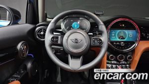 Mini Cooper 5Door CLASSIC 2023 года из Южной Кореи