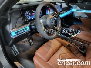 BMW i7 M70 xDrive 2024 года из Южной Кореи