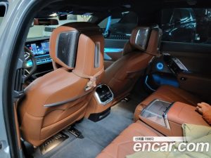 BMW i7 M70 xDrive 2024 года из Южной Кореи