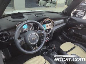 Mini Cooper Convertible RESOLUTE Edition 2024 года из Южной Кореи