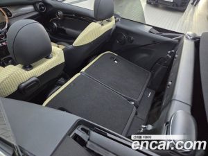 Mini Cooper Convertible RESOLUTE Edition 2024 года из Южной Кореи