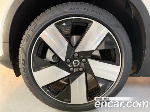 Volvo XC40 Twin ULTIMATE 2024 года из Южной Кореи