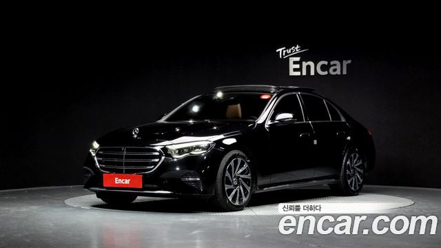 Mercedes-Benz E-Class E300 4MATIC Exclusive 2024 года из Кореи
