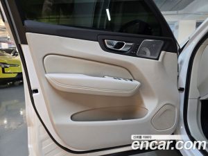 Volvo XC60 B5 Ultra темный Air Air Suspension 2026 года из Южной Кореи