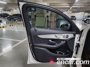 Mercedes-Benz GLC-Class AMG GLC43 4MATIC Coupe 2023 года из Южной Кореи