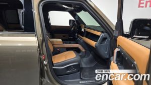 Land Rover Defender 110 P400 X 2024 года из Южной Кореи