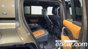 Land Rover Defender 110 P400 X 2024 года из Южной Кореи