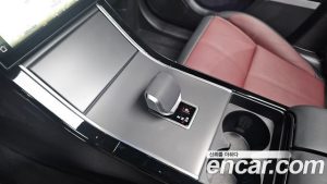 Land Rover Range Rover Velar 3.0 P400 Dynamic HSE 2025 года из Южной Кореи