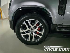 Land Rover Defender 110 P400 X 2023 года из Южной Кореи