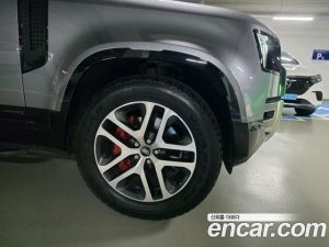 Land Rover Defender 110 P400 X 2023 года из Южной Кореи