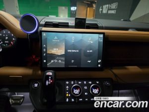 Land Rover Defender 110 P400 X 2023 года из Южной Кореи