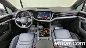 Volkswagen Touareg 3.0 TDI R-Line 2025 года из Южной Кореи