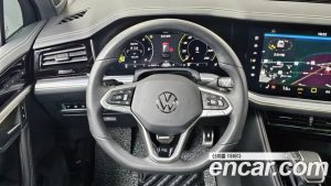 Volkswagen Touareg 3.0 TDI R-Line 2025 года из Южной Кореи