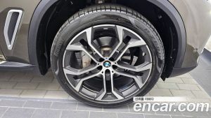 BMW X5 xDrive 40i xLine 2023 года из Южной Кореи