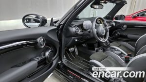 Mini Cooper Convertible JCW 2024 года из Южной Кореи