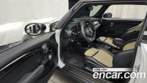 Mini Cooper SE ELECTRIC 2024 года из Южной Кореи