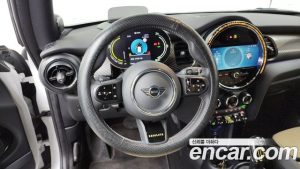 Mini Cooper SE ELECTRIC 2024 года из Южной Кореи
