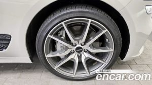 Genesis G70 Бензин 2.5T 2WD 2024 года из Южной Кореи