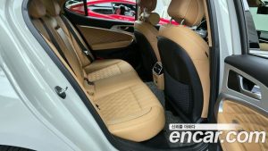 Genesis G70 Бензин 2.5T 2WD 2024 года из Южной Кореи