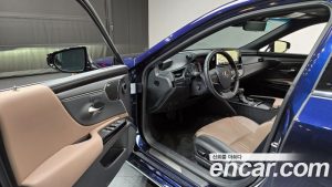 Lexus ES Executive 2026 года из Южной Кореи