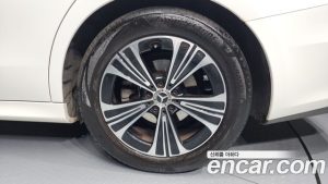 Mercedes-Benz E-Class E200 Avantgarde 2025 года из Южной Кореи