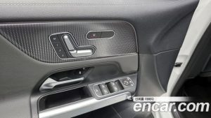 Mercedes-Benz EQB EQB300 4MATIC 2023 года из Южной Кореи