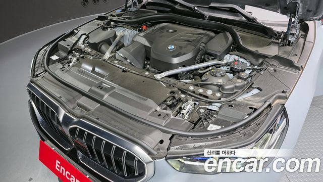 41303318_006.jpg BMW 5-Series 520i M Sport 2025 года из Южной Кореи