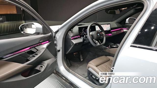 41303318_015.jpg BMW 5-Series 520i M Sport 2025 года из Южной Кореи