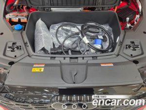 Audi Q8 e-tron 55 4WD Premium Sportback 2024 года из Южной Кореи