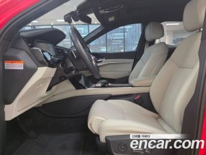 Audi Q8 e-tron 55 4WD Premium Sportback 2024 года из Южной Кореи