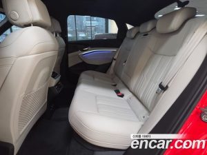 Audi Q8 e-tron 55 4WD Premium Sportback 2024 года из Южной Кореи