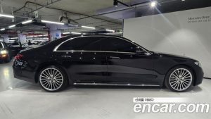 Mercedes-Benz S-Class S500 4MATIC 2025 года из Южной Кореи