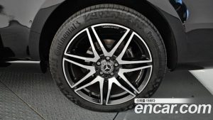 Mercedes-Benz V-Class V300 CDI 2024 года из Южной Кореи