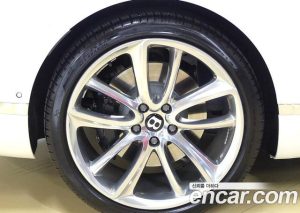 Bentley Continental 4.0 GT Azure 2023 года из Южной Кореи