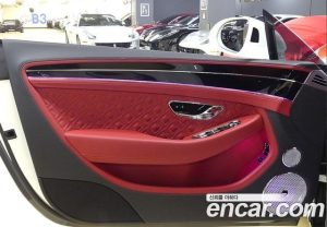 Bentley Continental 4.0 GT Azure 2023 года из Южной Кореи
