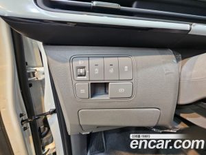 Hyundai Staria 4WD Lounge 7-Seater 2025 года из Южной Кореи