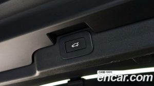 Land Rover Discovery P360 R-Dynamic SE 2023 года из Южной Кореи