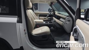 Land Rover Defender 90 D250 SE 2022 года из Южной Кореи