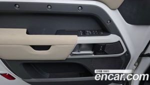 Land Rover Defender 90 D250 SE 2022 года из Южной Кореи