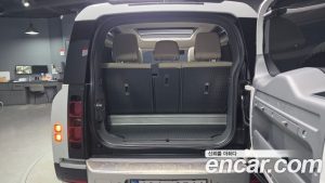 Land Rover Defender 90 D250 SE 2022 года из Южной Кореи