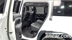 Land Rover Defender 110 D250 SE 2023 года из Южной Кореи