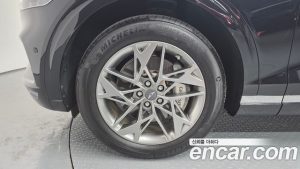 Genesis GV70 2.5T Бензин 2WD 2024 года из Южной Кореи