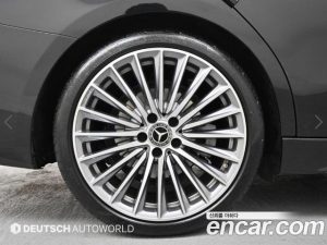 Mercedes-Benz C-Class C300 4MATIC AMG Line 2023 года из Южной Кореи
