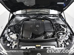 Mercedes-Benz C-Class C300 4MATIC AMG Line 2023 года из Южной Кореи